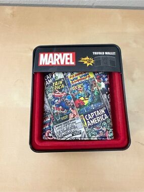 Marvel Comics Classic Covers Captain America Trifold Wallet & Collectors Tin NEW